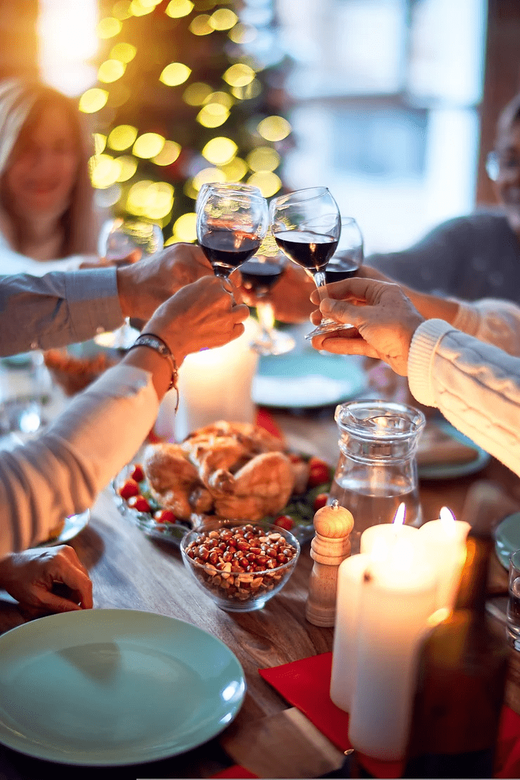 10 tips for enjoying holiday meals without feeling bloated and tired