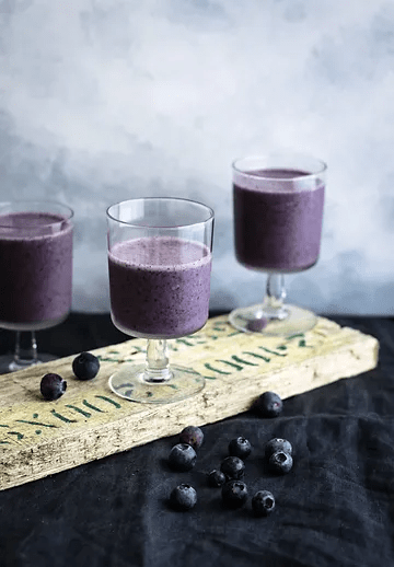 berry ginger smoothie for digestive reset